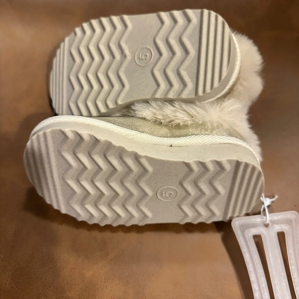 Cat & Jack Toddler Gold Piper Scuff Slippers